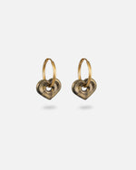 Goldene feine KOHO Creolen mit herzförmigen Anura Charms in Golden Shores, schwarz-gold marmoriert