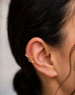 Earcuff Snake in Schlangenform mit strukturierter Oberfläche in Gold