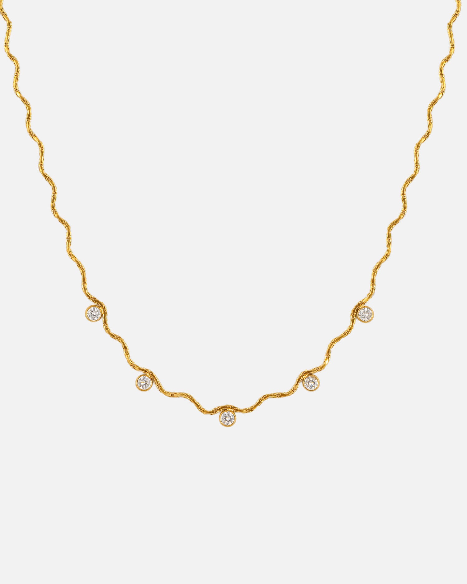 Halskette Nerea aus 18K vergoldetem Edelstahl mit wellenförmiger Kette und fünf klaren Zirkon-Steinen