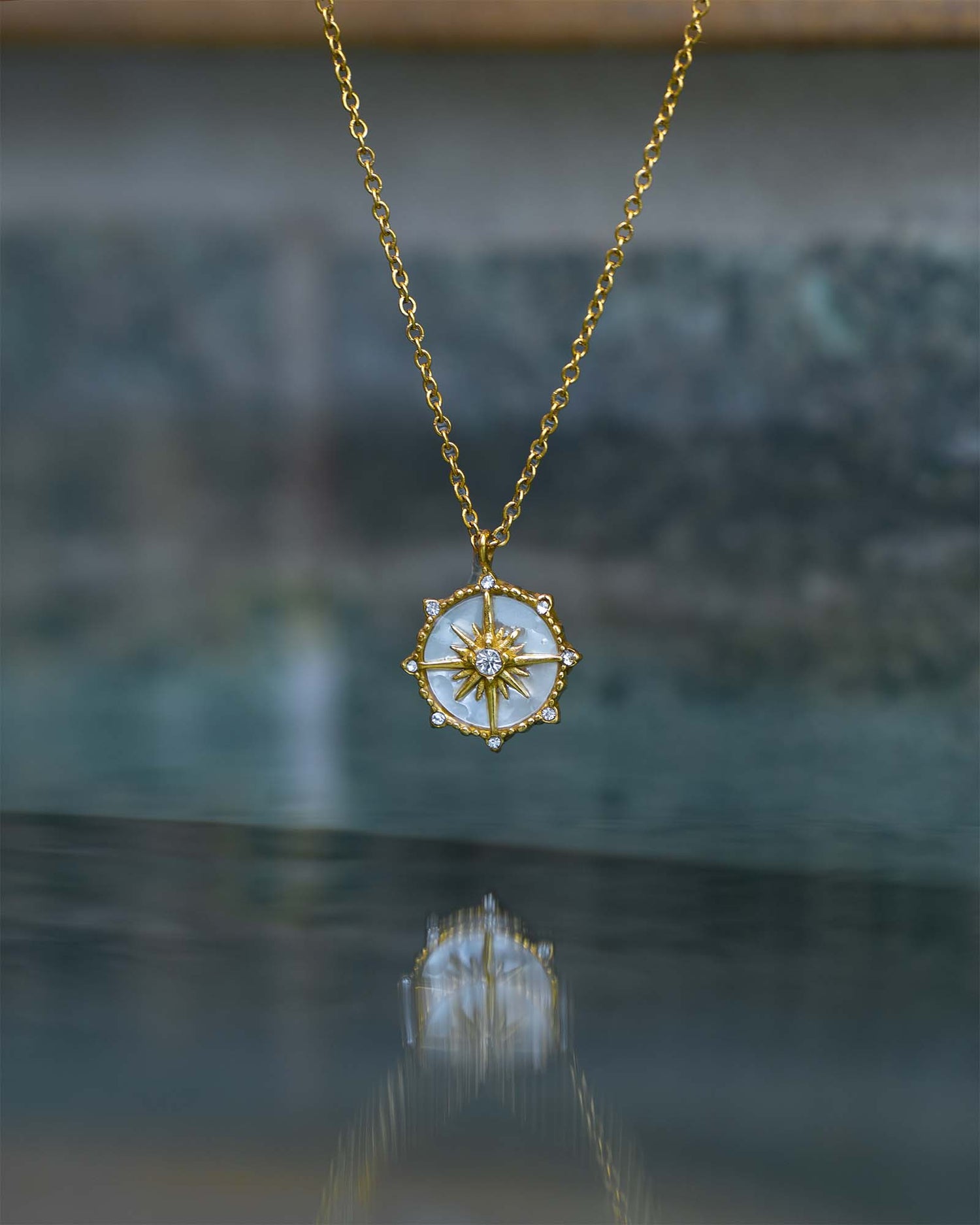 Halskette Gold wasserfest mit Stern und Zirkon Steinen