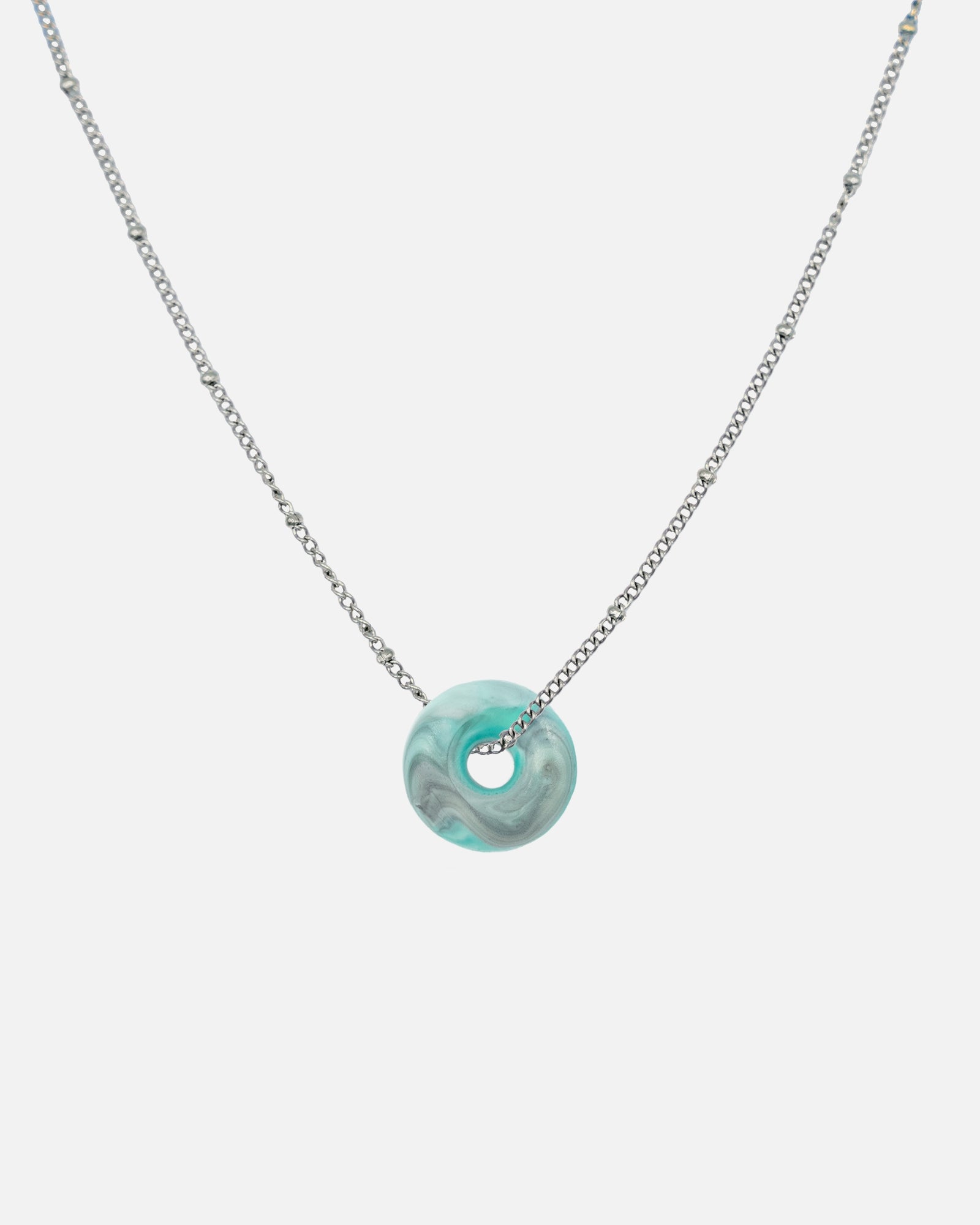 Halskette Edelstahl Silber mit türkis Charm aus recyceltem Meeresplastik