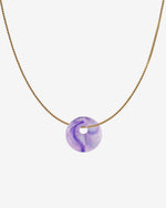 KOHO Halskette Kaori mit lilafarbenem Charm aus recyceltem Meeresplastik