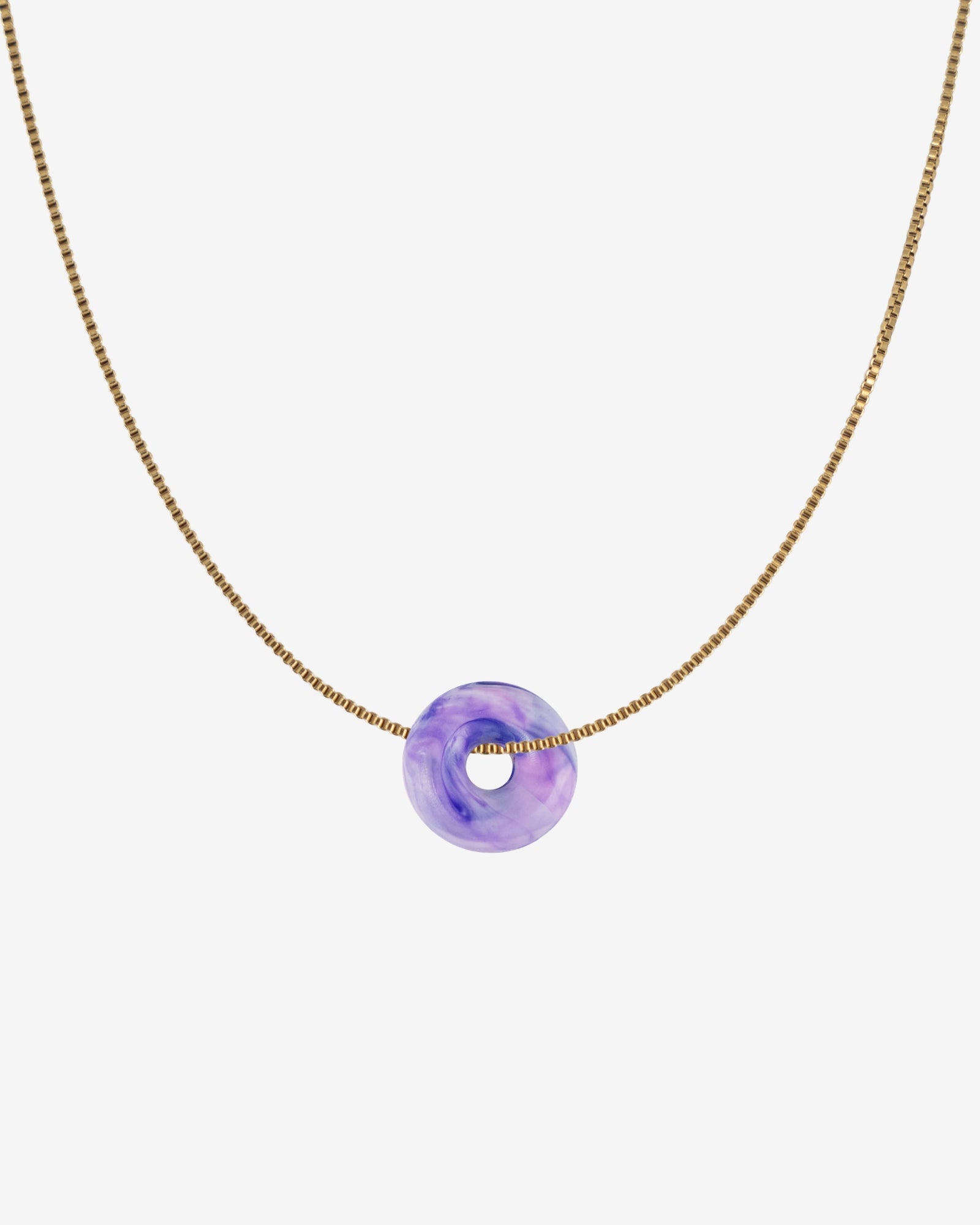 KOHO Halskette Mali mit lilafarbenem Charm aus recyceltem Meeresplastik