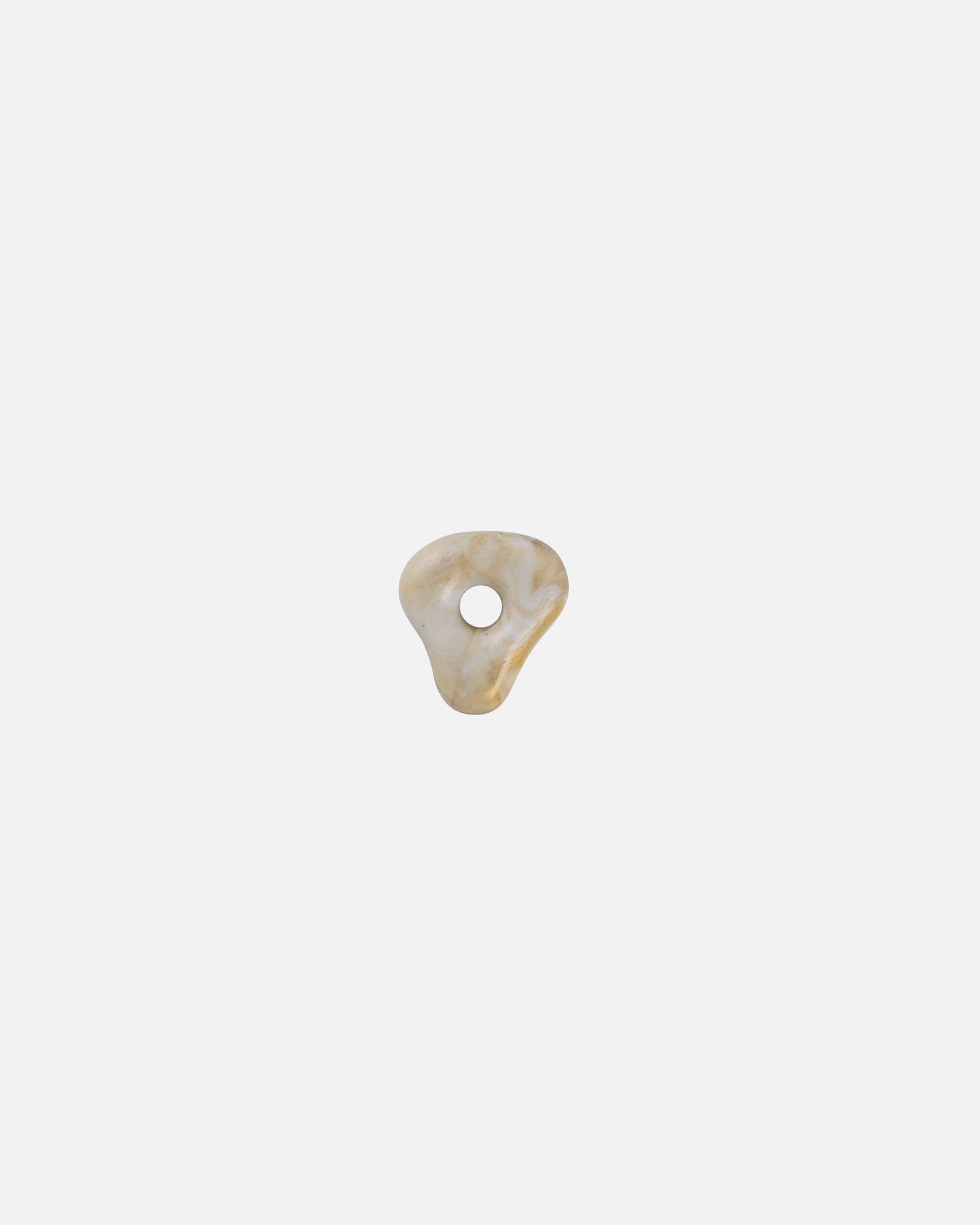 KOHO Charm Nalea goldfarben aus recyceltem Meeresplastik