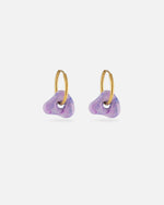 KOHO Hoops Nalea Gold mit lilafarbenem Charm aus recyceltem Meeresplastik