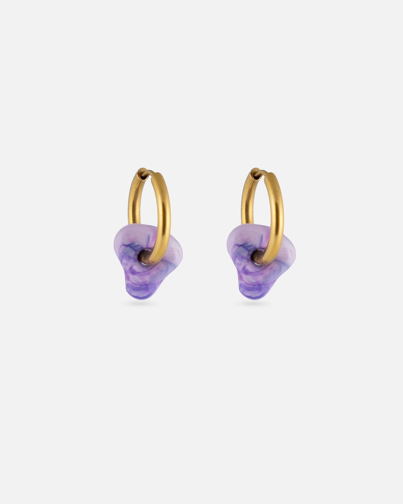 KOHO Hoops Nalea mit lilafarbenem Charm aus recyceltem Meeresplastik