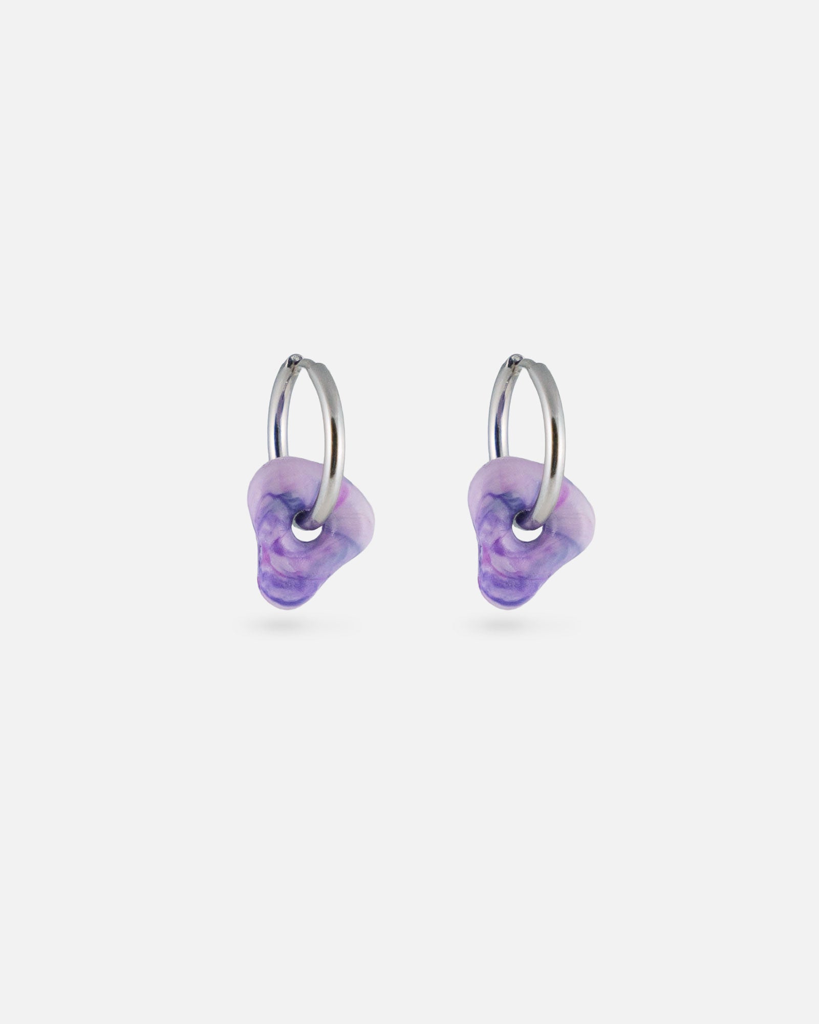 KOHO Hoops Nalea silber mit lilafarbenem Charm aus recyceltem Meeresplastik