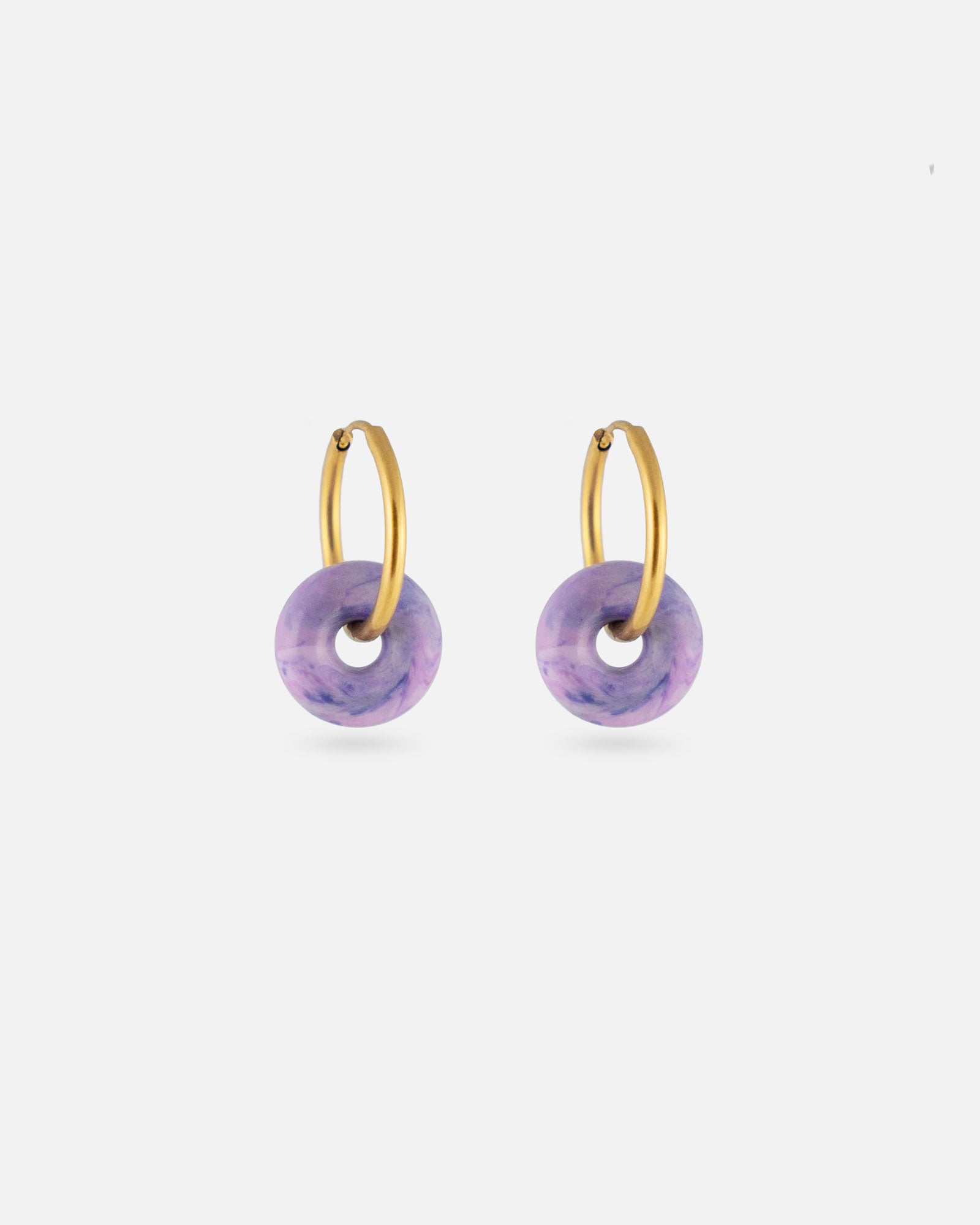 KOHO Hoops Noa Gold mit violetten Noa Charms aus Meeresplastik