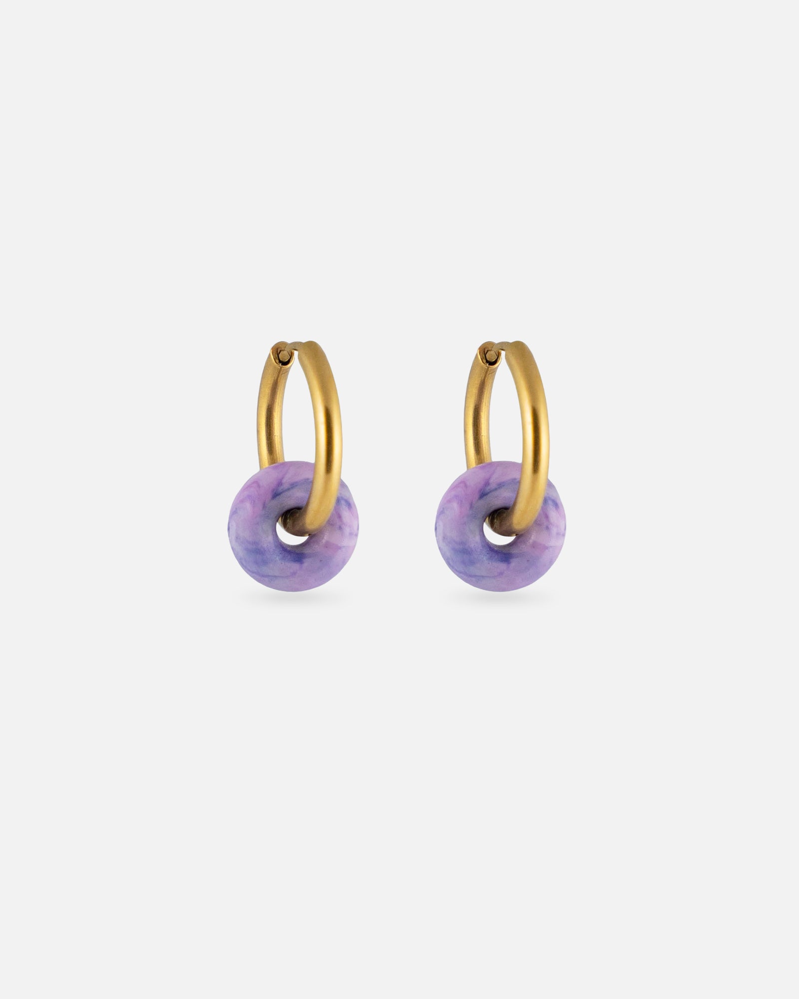 KOHO Hoops Noa mit lilafarbenem Charm aus recyceltem Meeresplastik