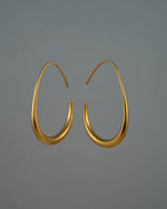 Kailani Hoops Gold offene Ohrringe aus 18K vergoldetem Edelstahl mit geschwungener Form