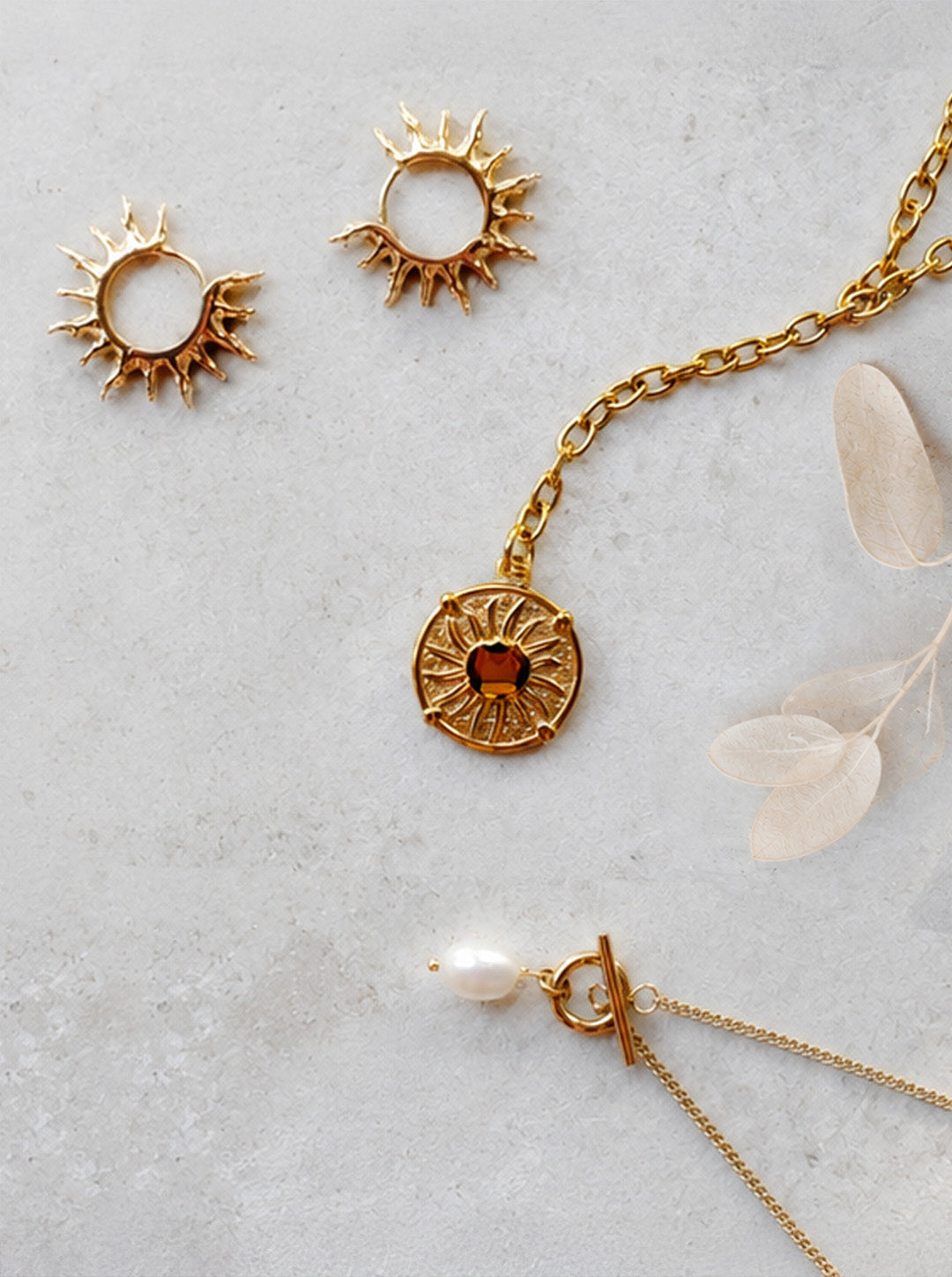 KOHO Foto mit wasserfestem Schmuck Halskette und Ohrringe