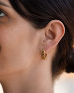 Bold Statement Hoops Gold in Seiloptik Wasserfest und Allergiefreundlich