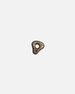 KOHO Nalea Charm in Golden Shores, organisch dreieckige Form mit schwarz-goldener Marmorierung