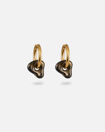 Goldene kräftige KOHO Creolen mit organisch dreieckigen Nalea Charms in Golden Shores, schwarz-gold marmoriert