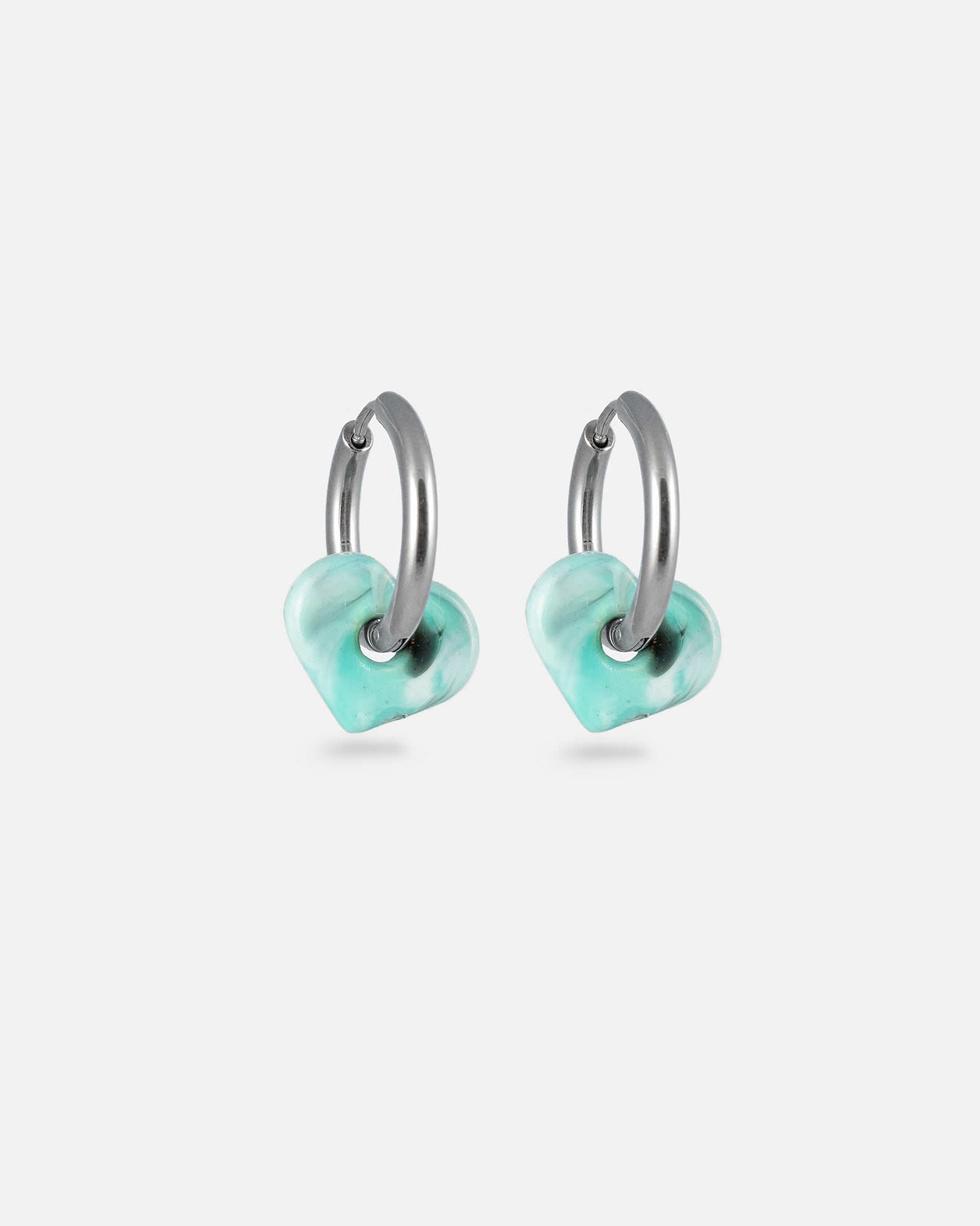 Creolen Anura Silber Edelstahl mit türkis grünen Charms aus recyceltem Meeresplastik von KOHO
