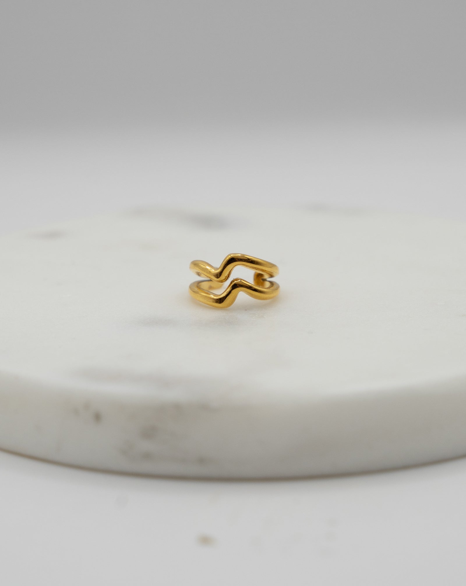 Earcuff Gold wellenform wasserfest