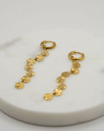 Sun Drops Gold lange Ohrringe aus 18K vergoldetem Edelstahl mit runden Sonnenplättchen