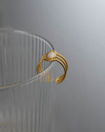 Ring Calista Gold aus 18K vergoldetem Edelstahl mit hellem Emaille-Detail