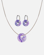 KOHO Schmuckset Halskette mit Kaori Charm und Creolen Paar mit Mali Charms aus Meeresplastik Silber Lilac Flow