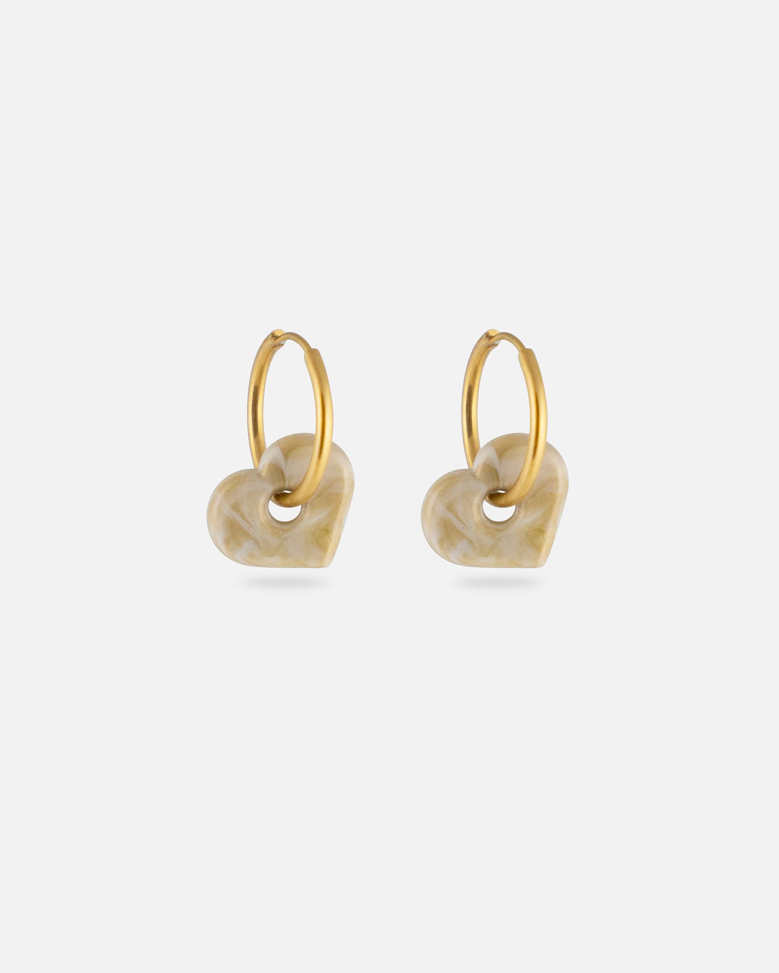KOHO Hoops Gold mit goldenem Anura Charm Anhänger aus Meeresplastik
