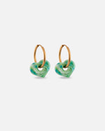 KOHO Ohrringe Anura aus recyceltem Meeresplastik und 18K vergoldetem Edelstahl – Farbe tuerkisgruen (Reef Flow), Durchmesser 14mm, Reifenstärke 1.5mm, handgefertigt und wasserfest.
