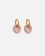 KOHO Ohrringe Kaori aus recyceltem Meeresplastik und Edelstahl gold – Farbe beige braun weiss (Sand Tide), 12mm Ø, 2.5mm dick – handgemacht